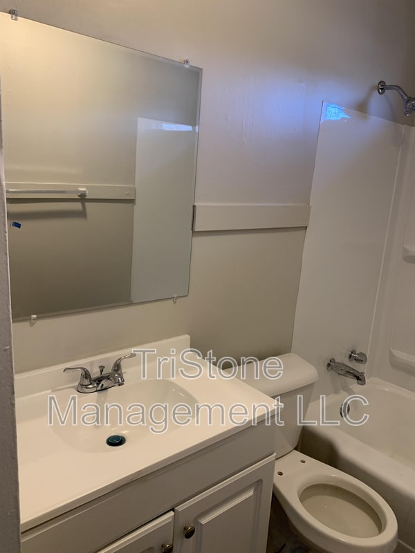 Building Photo - 317 Morris St