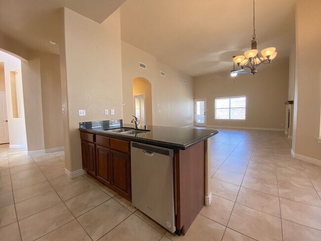 Building Photo - Sandstone Ranch Estates 3bed/2bath with Refrig A/C