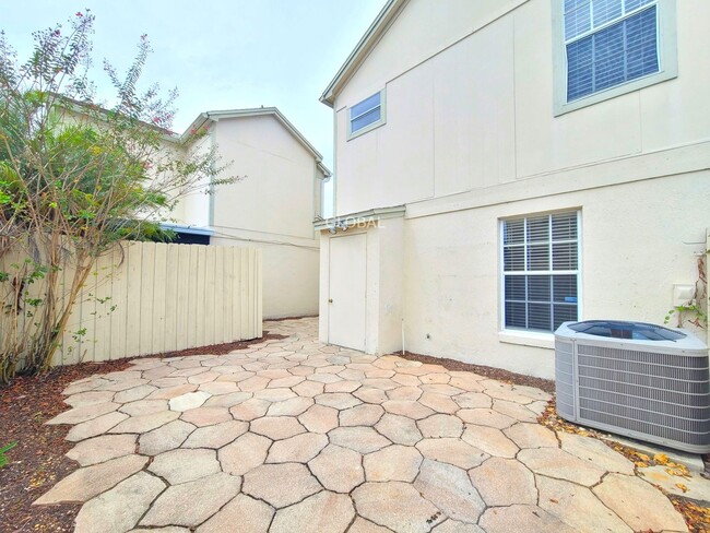 Building Photo - Spacious 3-Bedroom Townhome within the Lak...