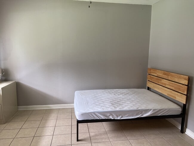 Building Photo - 3300 Valley Bend Rd