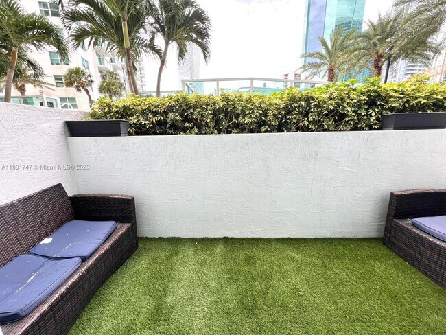 Building Photo - 41 SE 5th St