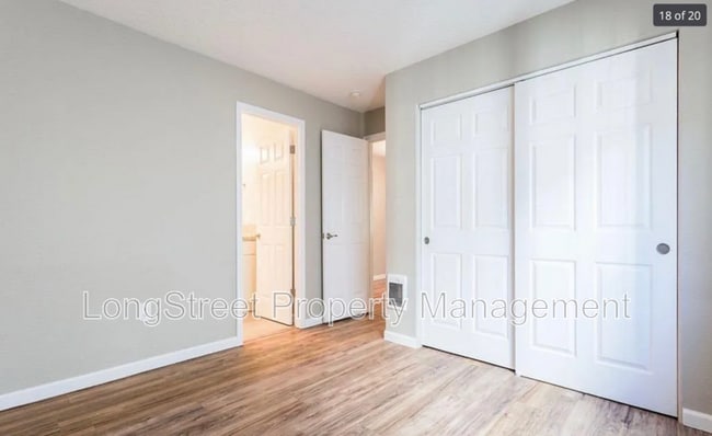 Building Photo - 13027 NE Prescott Dr