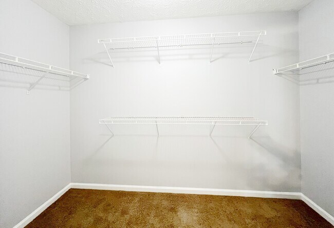 Building Photo - 1924 Riverlanding Cir