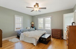 Building Photo - 5017 1/2 California St