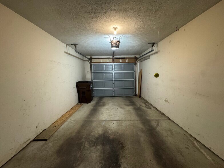 Building Photo - 307 Cross Wind Dr