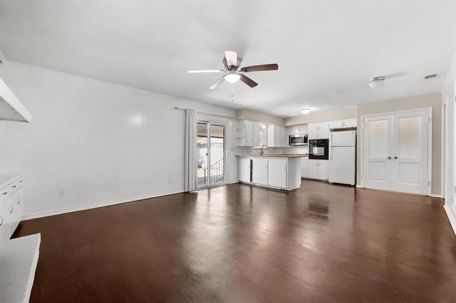 Building Photo - 8351 Lullwater Dr