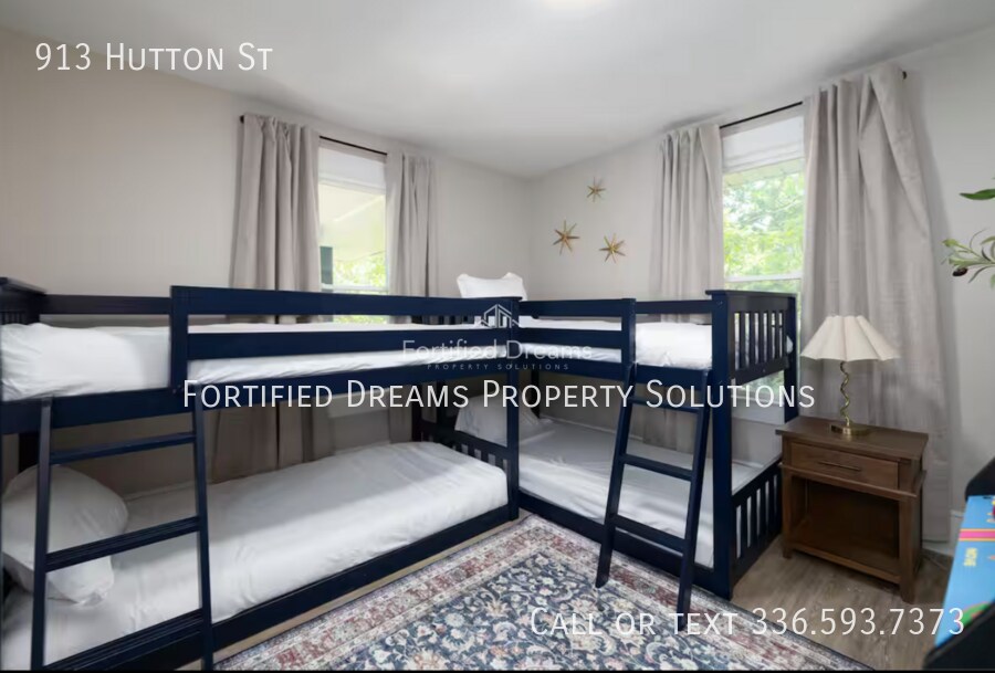 Building Photo - 913 Hutton St
