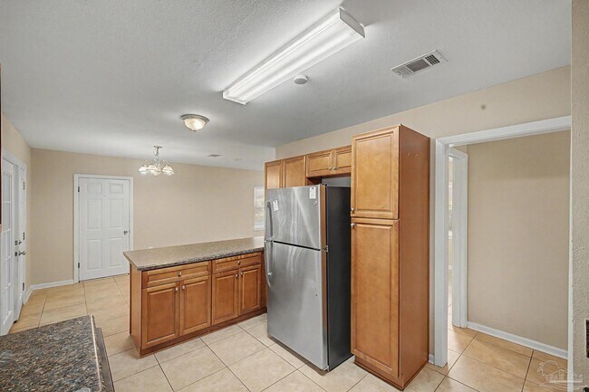 Building Photo - 560 N 72nd Ave