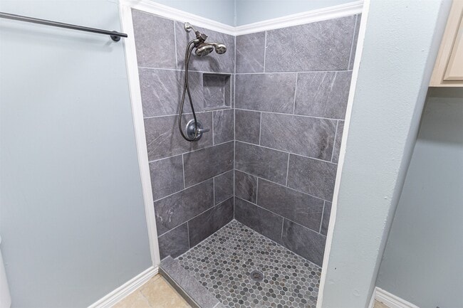 Building Photo - 25128 Faraway Ln