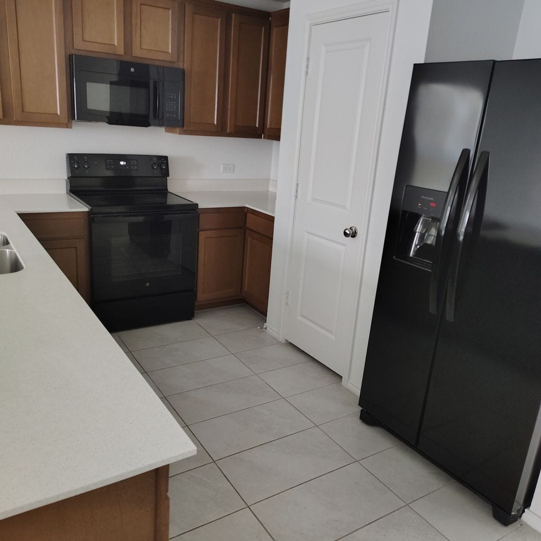 Building Photo - 142 Plumcove Dr