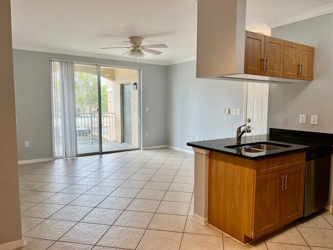 Building Photo - Emerald Dunes - 202