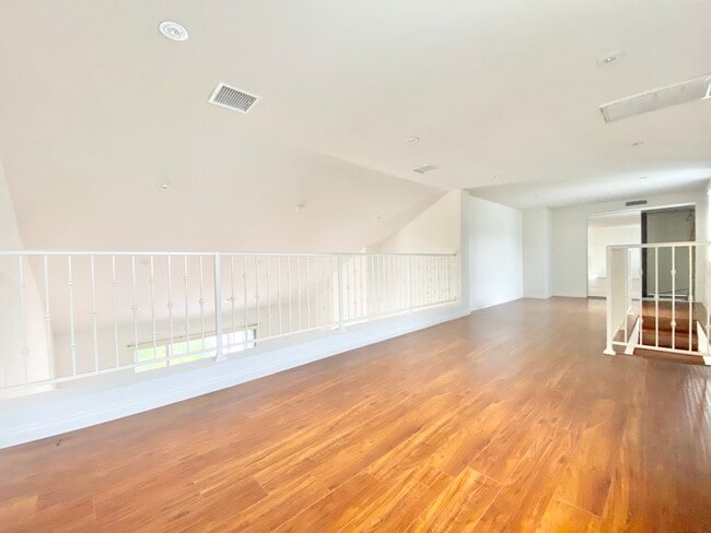 Building Photo - 849 S Shenandoah St