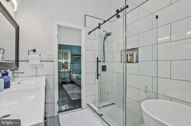 Building Photo - 9801 Burke Pond Ln