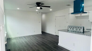 Building Photo - 7611 Shotwell St