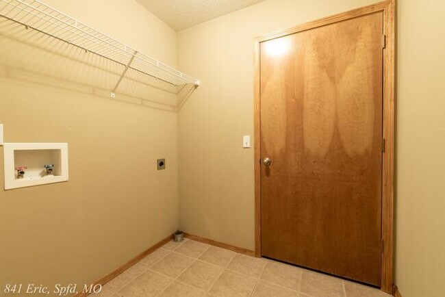 Building Photo - 841 S Eric St