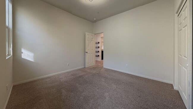 Building Photo - 646 S Brampton Ave