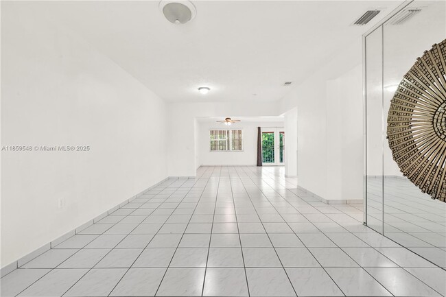 Building Photo - 7435 SW 34th St