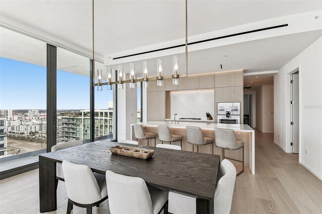 Building Photo - 1000 Water St