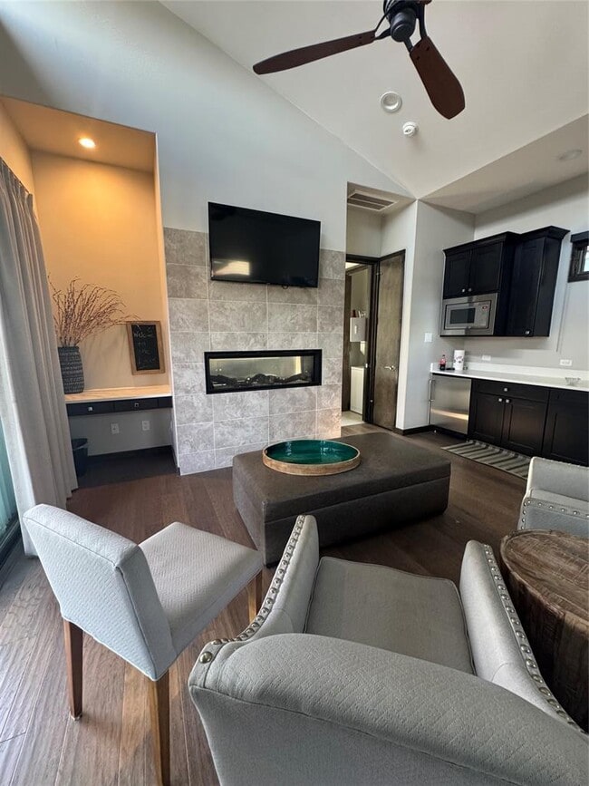 Building Photo - 2113 Barbaro Way