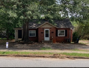 Building Photo - 2 Bedroom 1 Bathroom