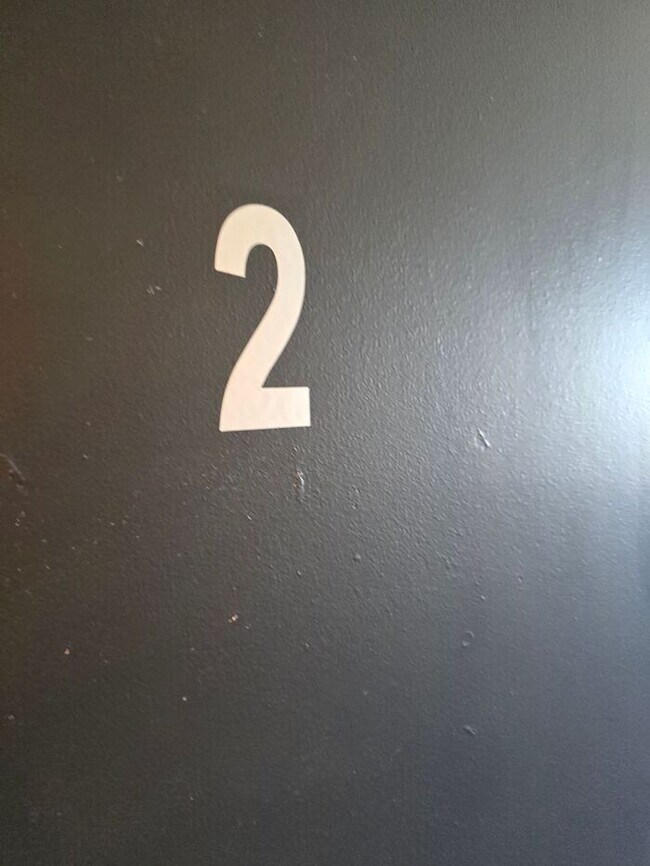 Building Photo - Rooms for Rent – Furnished, Lockable, & Private Backyard! 6 Spots Open.