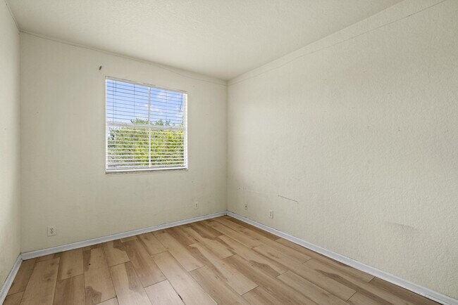 Building Photo - 5919 Walnut Park Ln