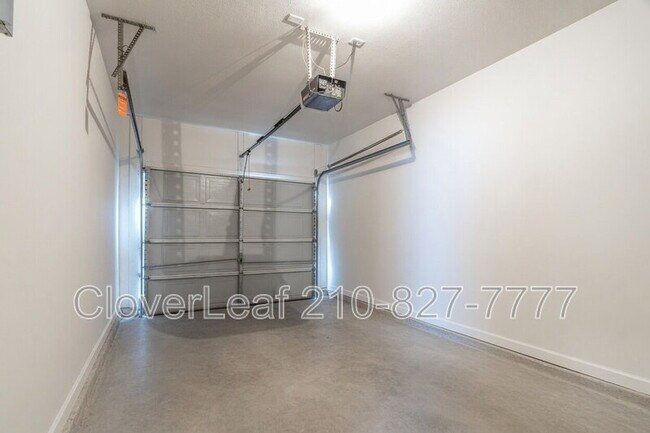 Building Photo - 5718 Golf Heights