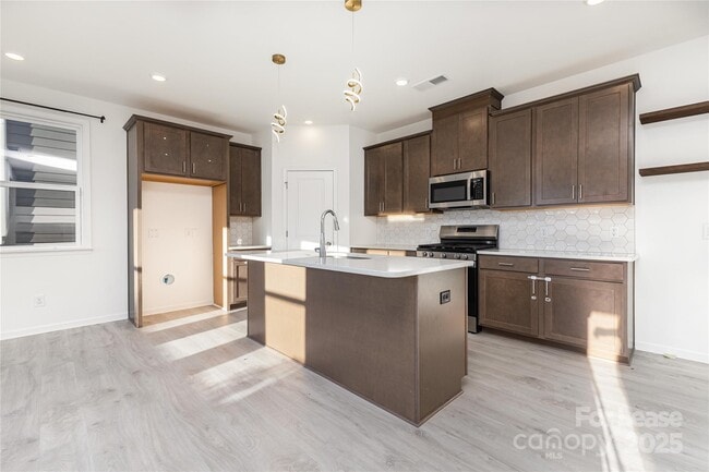 Building Photo - 14040 Lake Home Ln