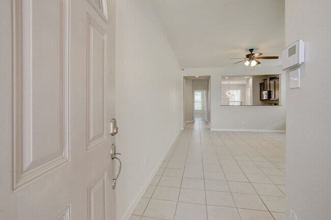Building Photo - 1011 Larkfield Dr