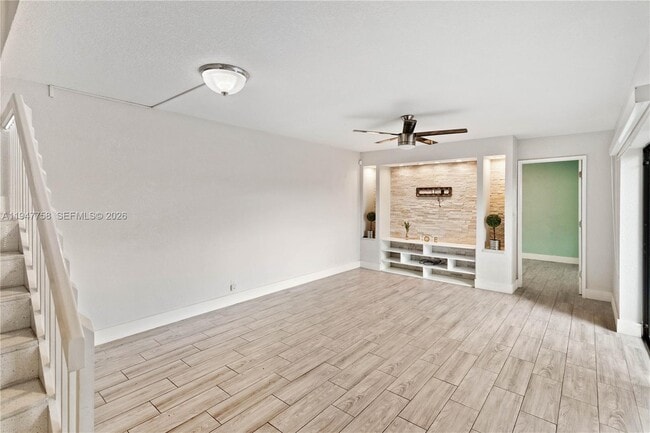 Building Photo - 2588 Garden Ct