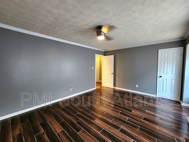 Building Photo - 143 Forrest Ave