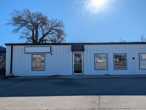 Building Photo - Prime Professional Medical/Office Space in Pryor