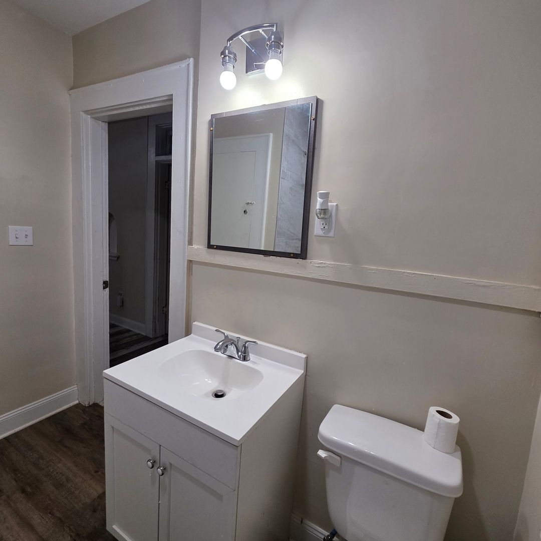 Building Photo - 711 Marine St