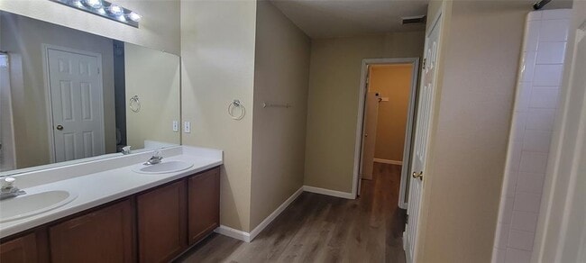 Building Photo - 618 Elizabeth Ln