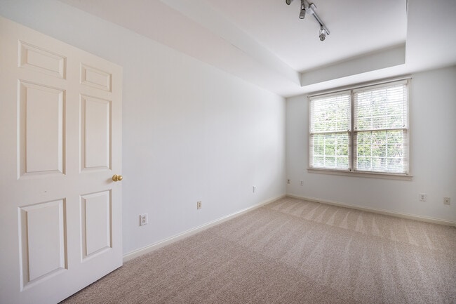 Building Photo - 1735 Peachtree St NE
