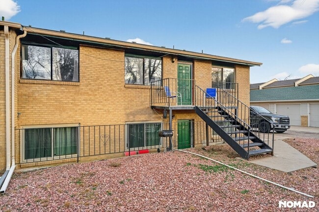 Building Photo - 820 Stone Mountain Ct