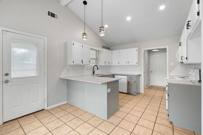 Building Photo - 7120 Blackjack Dr