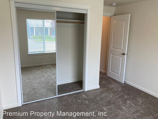 Building Photo - 3 br, 2 bath House - 636 Blair Court NE