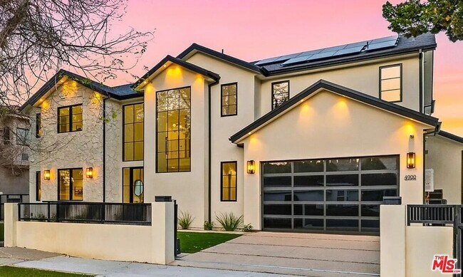 Building Photo - 4900 Valjean Ave