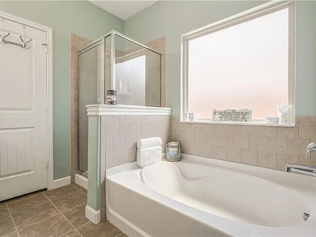 Building Photo - Beautiful 4bed/2.5bath Home Available in Mustang, OK