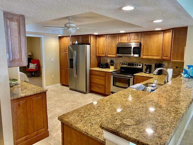 Building Photo - 401 Jimmy Buffett Mem Hwy