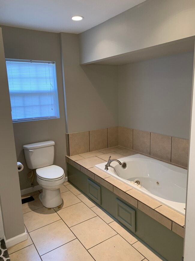 Building Photo - 9134 Westminister Cir Dr