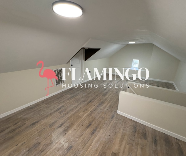 Building Photo - 108 Macready Ave