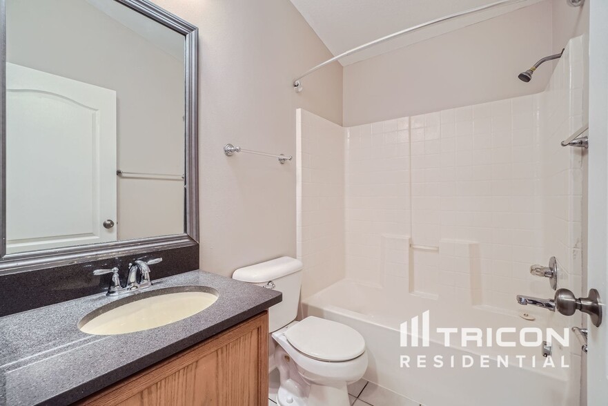 Building Photo - 30634 White Bird Ave