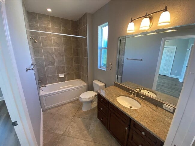 Building Photo - 627 Quinby Way