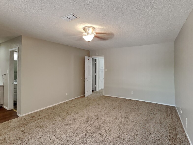 Building Photo - 3225 62nd St