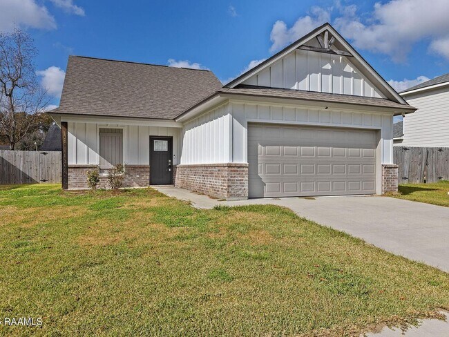 Building Photo - 109 Tyreek Dr