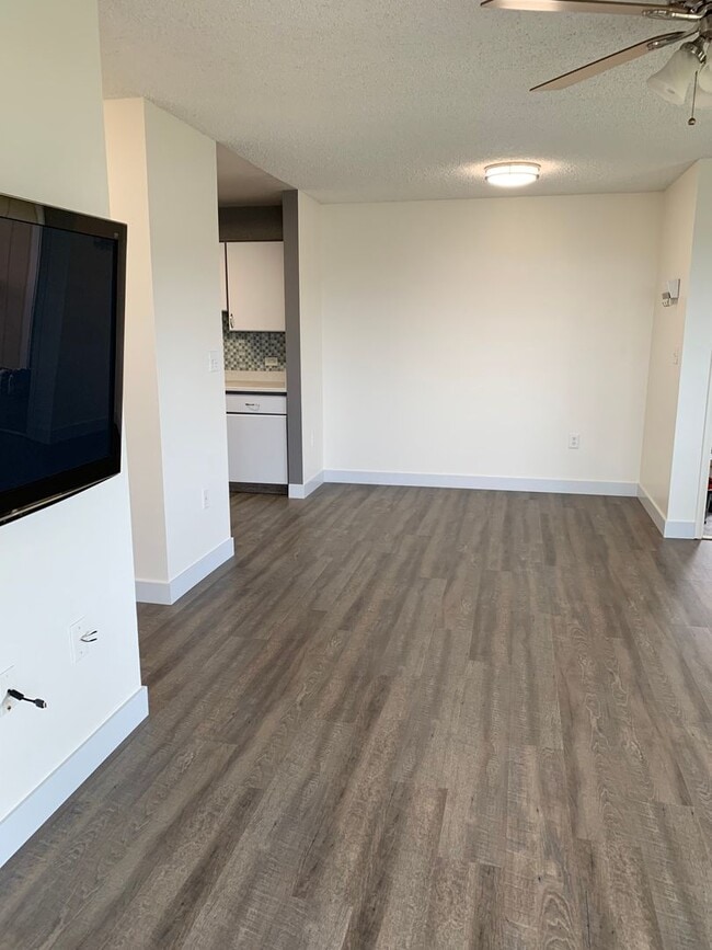Building Photo - Kulana Knolls 3 Bed 2 Bath 2 assigned parking