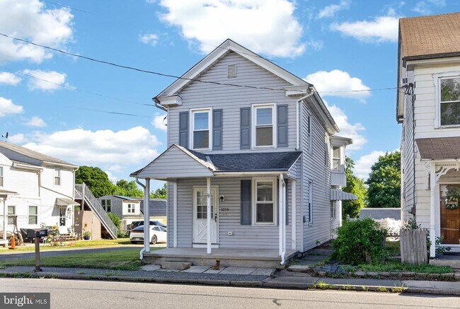 Building Photo - 1219 E Philadelphia Ave