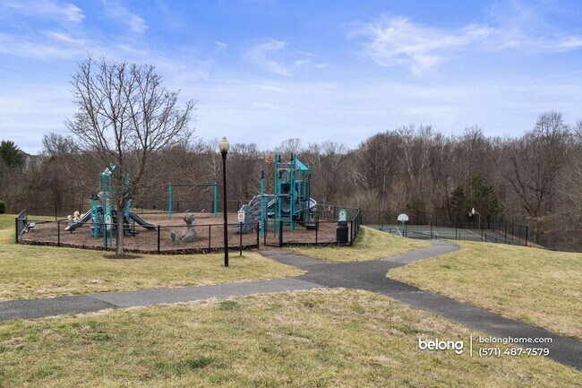 Building Photo - 47339 Blackwater Falls Terrace